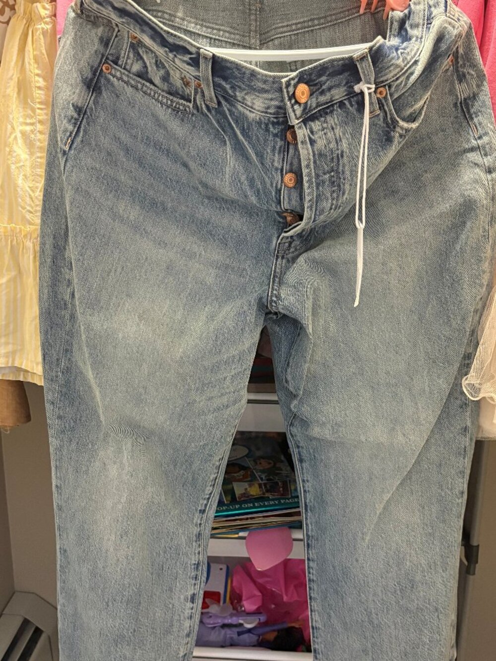 Pistola Cassie Straight Leg Jeans Size 32 NWT Light Wash Denim